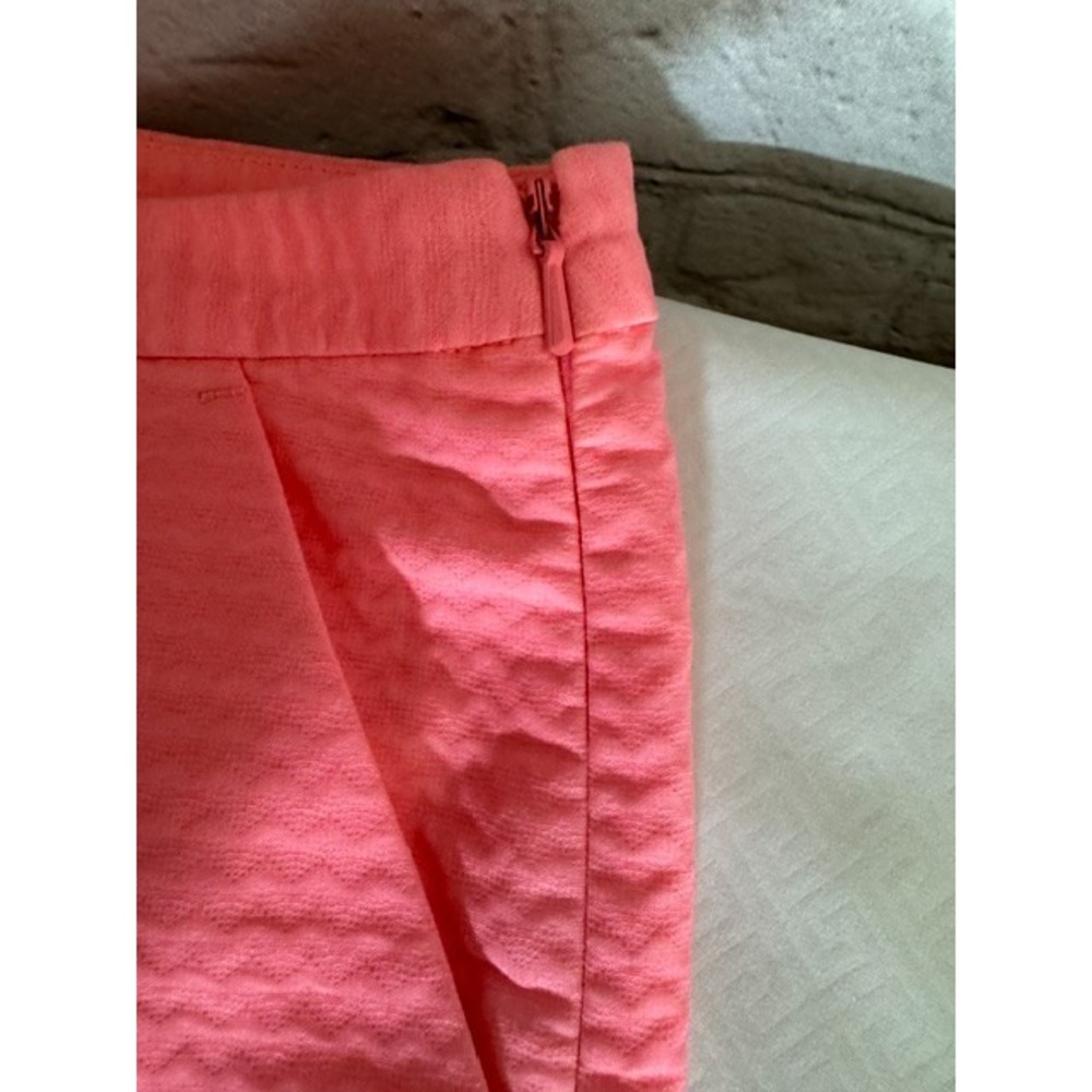 Lilly Pulitzer Magnolia Scallop‎ Shorts Bright Coral Textured Cotton Size 8 NWOT - Picture 2 of 10